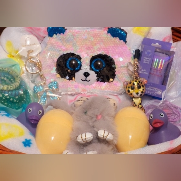 💚🩷💚Peeps Large Easter Bundle/Basket - Girls - Picture 2 of 2